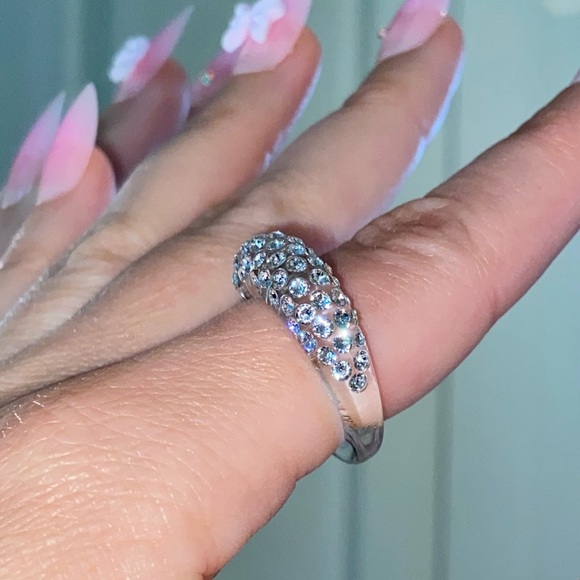 Clear acrylic crystal Lucite ring made with Swarovski crystals - Picture 11 of 12